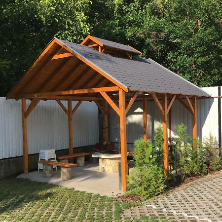 Zoli Apartmanok-Anna Koelcsey 32 Hajduszoboszlo Exterior foto