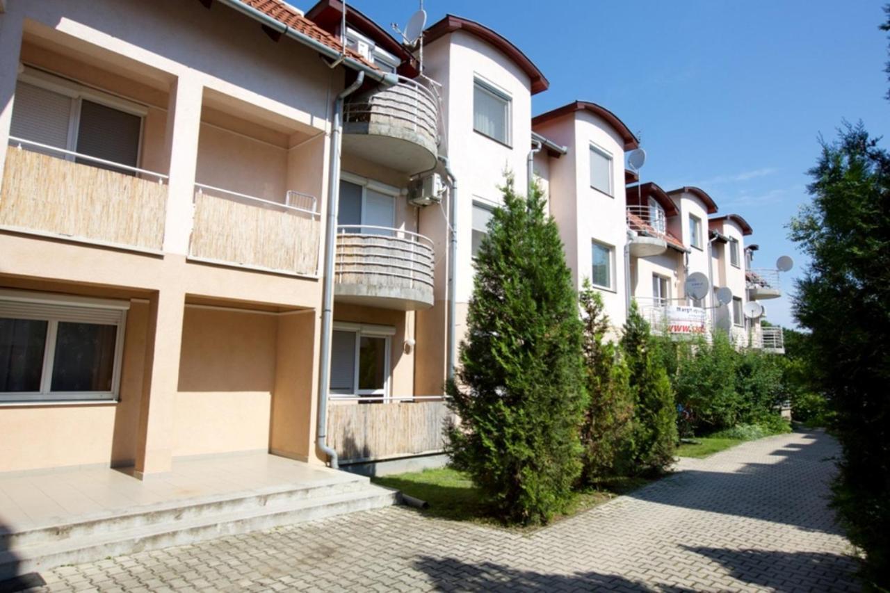 Zoli Apartmanok-Anna Koelcsey 32 Hajduszoboszlo Exterior foto
