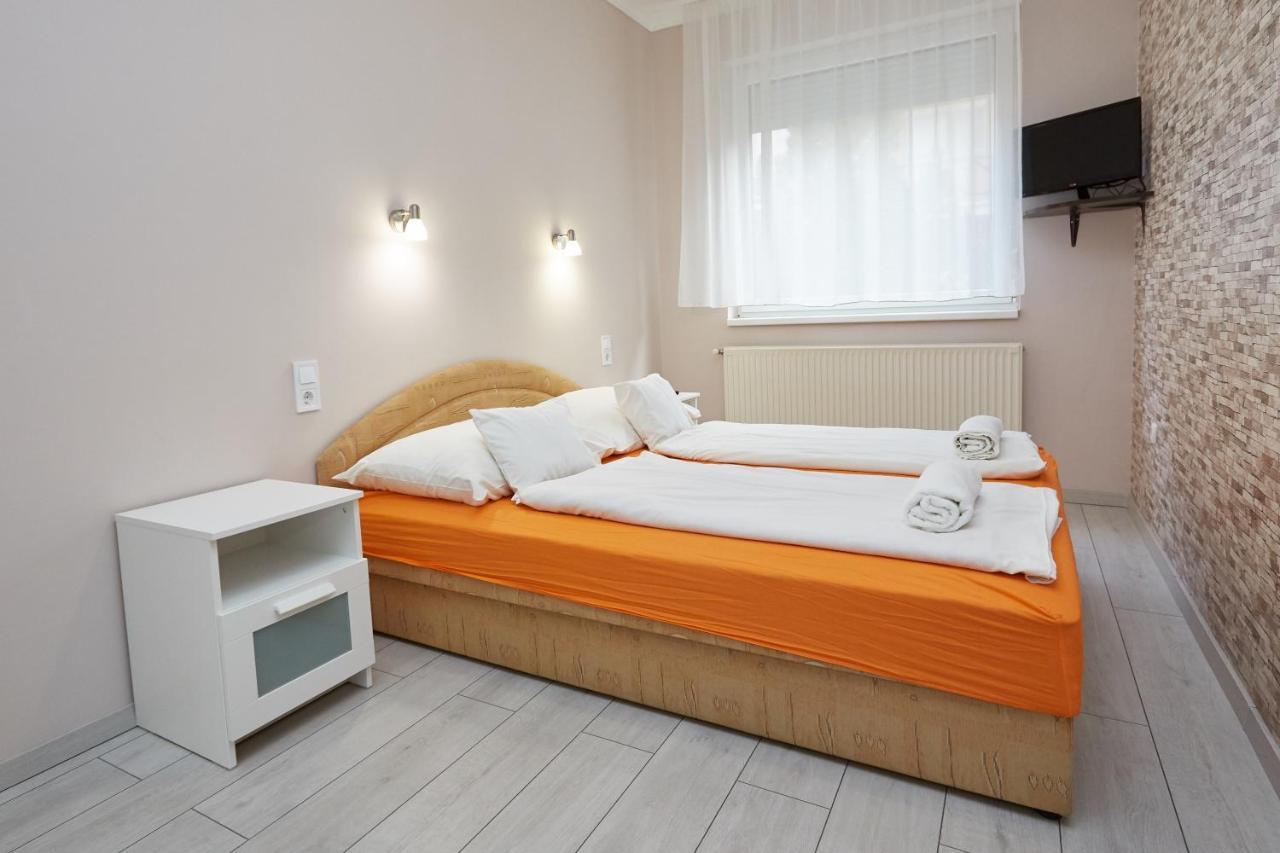 Zoli Apartmanok-Anna Koelcsey 32 Hajduszoboszlo Exterior foto
