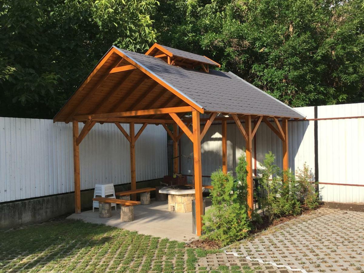 Zoli Apartmanok-Anna Koelcsey 32 Hajduszoboszlo Exterior foto